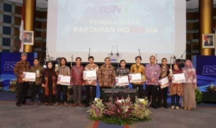 Penyerahan Hadiah Anugerah Jurnalistik BSN 2017